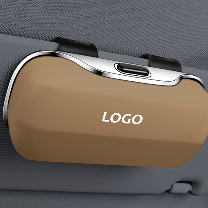 Multifunksjonelt solbrilleetui til bilen